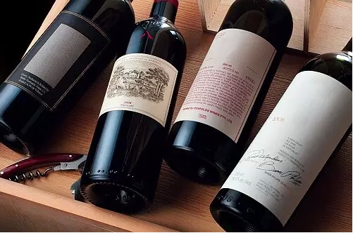 红酒是如何酿造的(酿造红酒的葡萄品种有哪些)